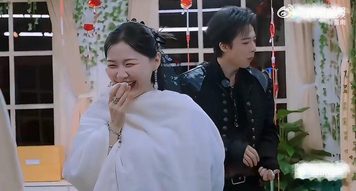 丁程鑫这段越委屈越好笑谁来懂懂丁程鑫这段的委屈开始推理吧 看节目直接笑出声，丁程