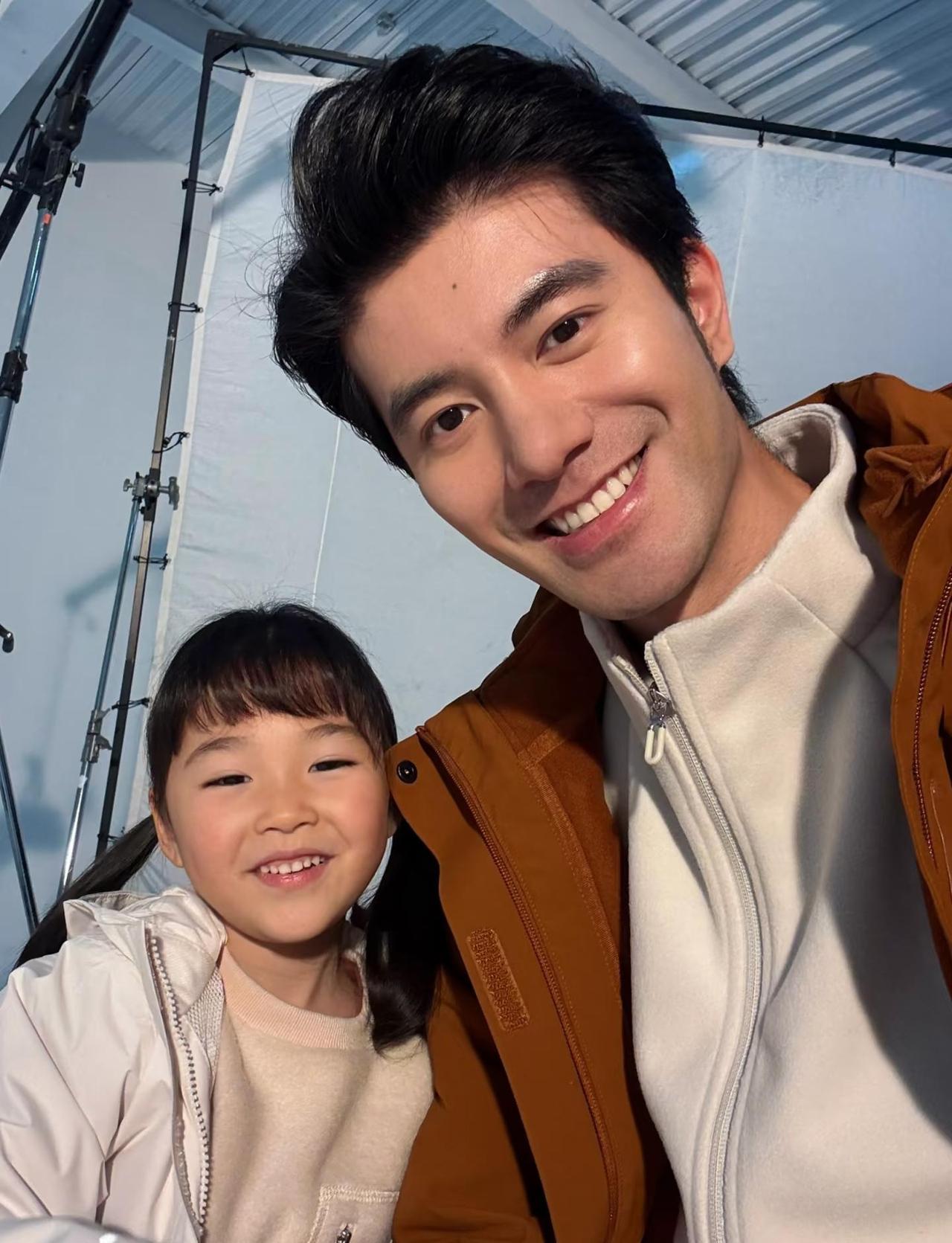 遇到小萌娃😆硬汉秒变温柔奶爸
明星不止AB面 人夫感 Model