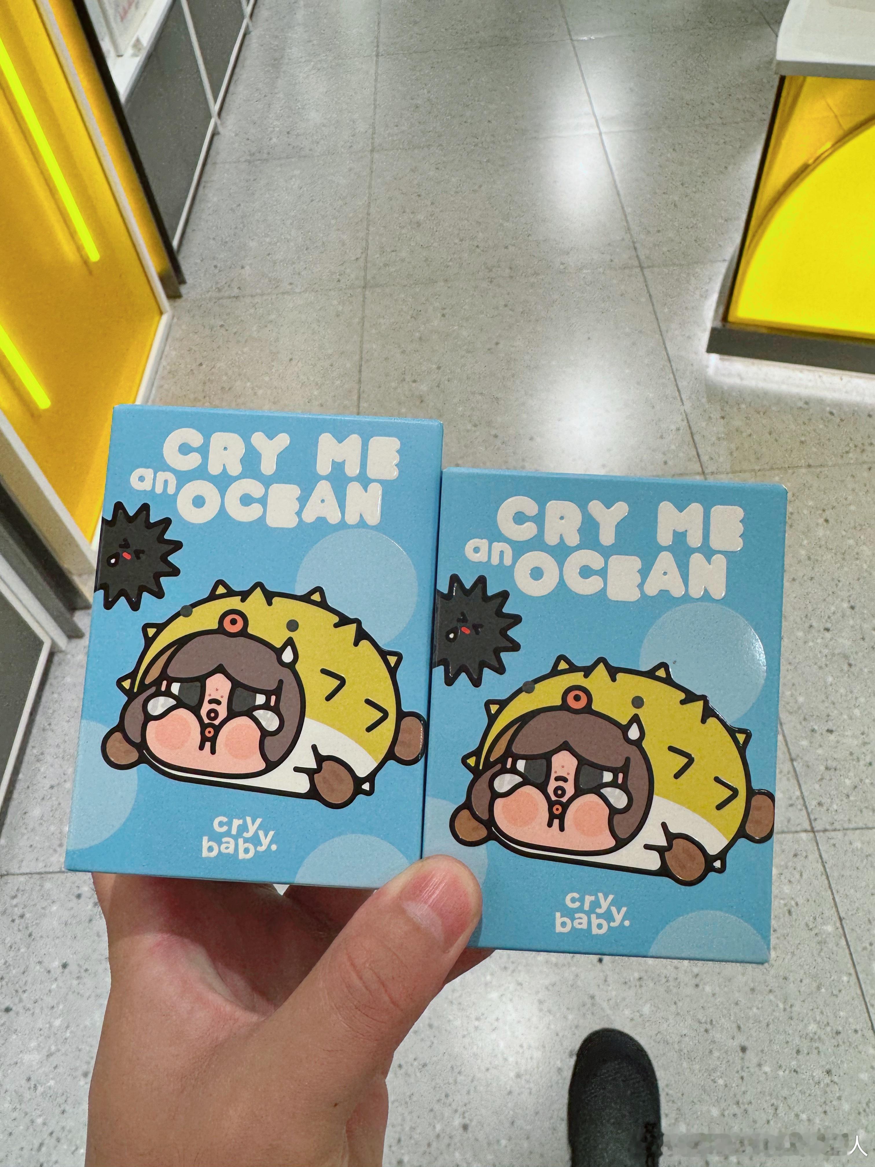 抽到了封面同款，打算放在车上，黄黄的。 ​​​