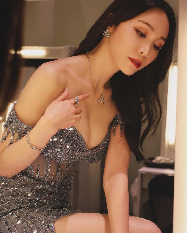 谁能想到！TVB小花邓伊婷，藏着这么多故事🔥

作为TVB“御用姣精”，邓伊婷