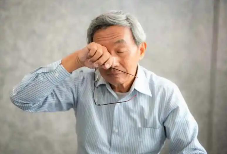 医生发现最护眼营养素:每多补充8毫克，视力衰退延缓率增加43%

很多人以为视力