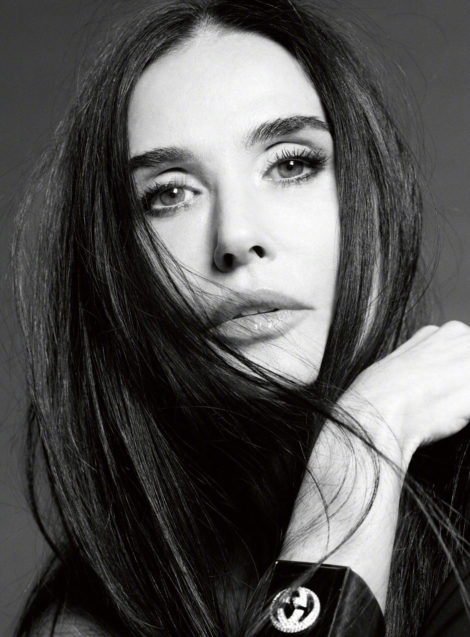𝑩𝒍𝒂𝒄𝒌 & 𝑾𝒉𝒊𝒕𝒆Demi Moore in GUC