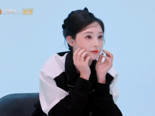 彭小苒发vlog告别浪姐舞台上拼尽全力的她，永远在用行动证明热爱可抵万难，这谁能