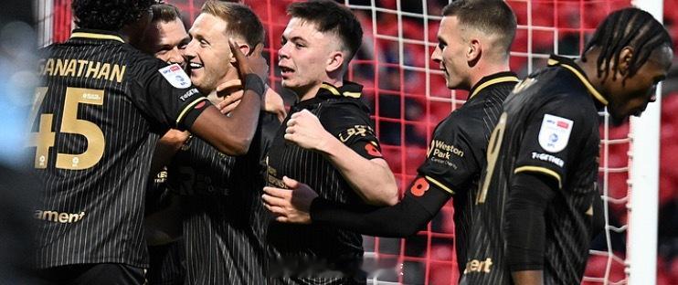 搬运足球情报，给足球爱好者们提供帮助巴恩斯利VS林肯城1巴恩斯利在周末的比赛2-