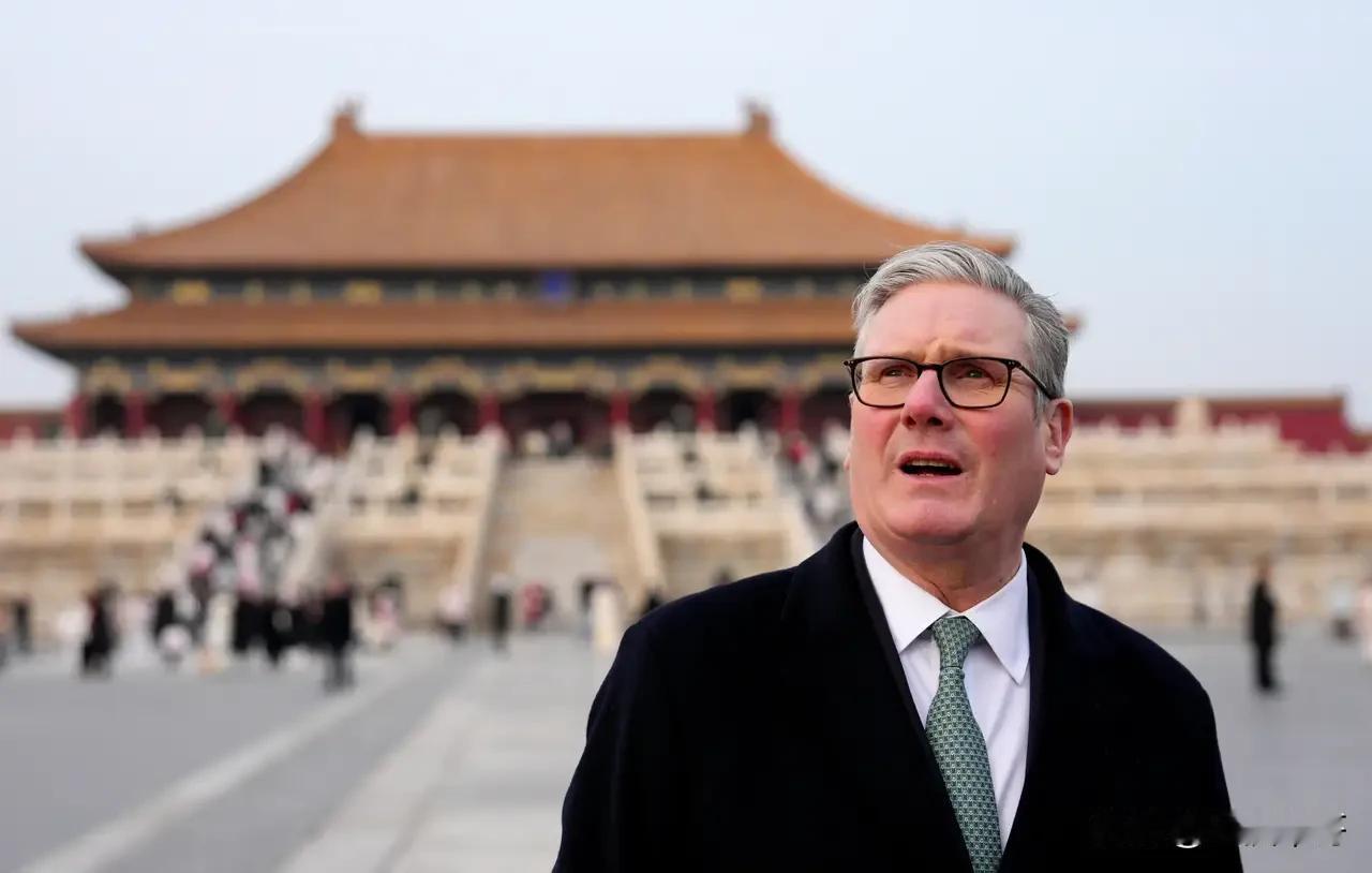 昔日大英帝国架子早放下，带着百人大团访华，50多家企业紧随其后，金融医药全配齐，