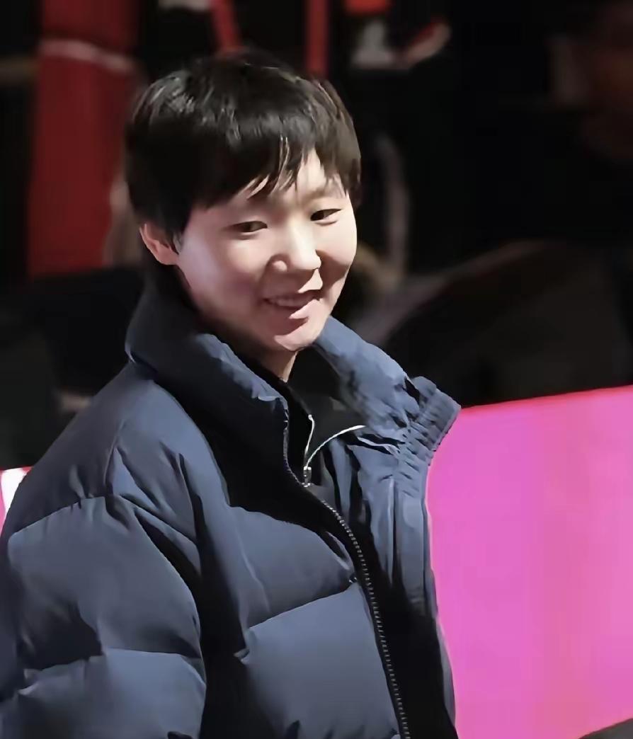 曼昱混团决赛
出战女单
再遇张本美和

直落三局
拿到三分
第一局11:6
第二