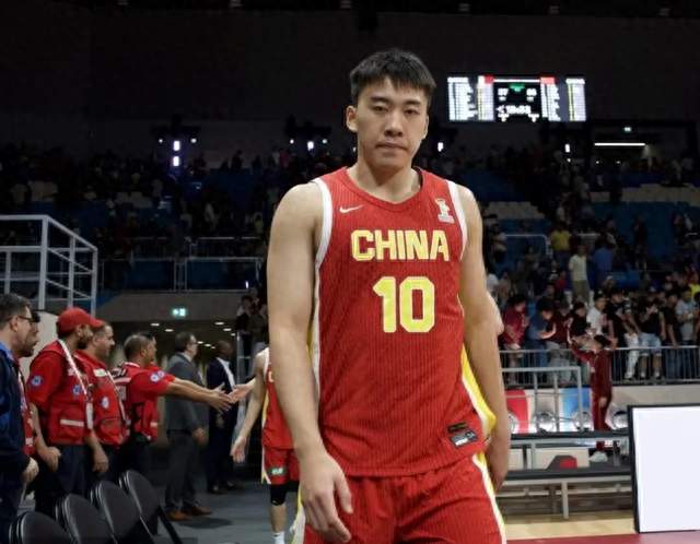 王俊杰爆发砍31分，怒吼宣泄情绪，为何在国家队与NCAA反差强烈？