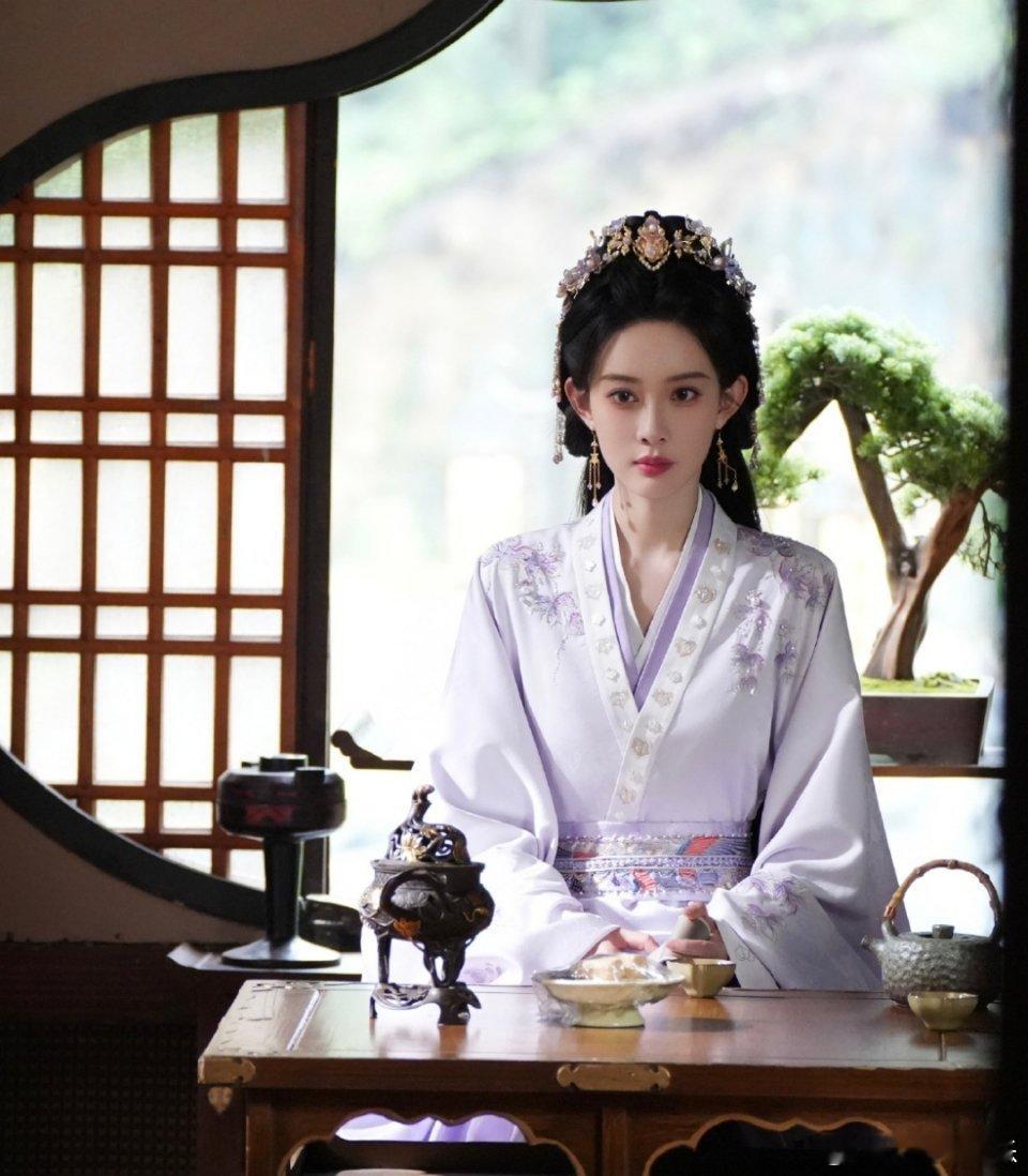 期待孟子义饰演的姜桃花，定能栩栩如生，展现其丰富多彩的一面。 ​​​