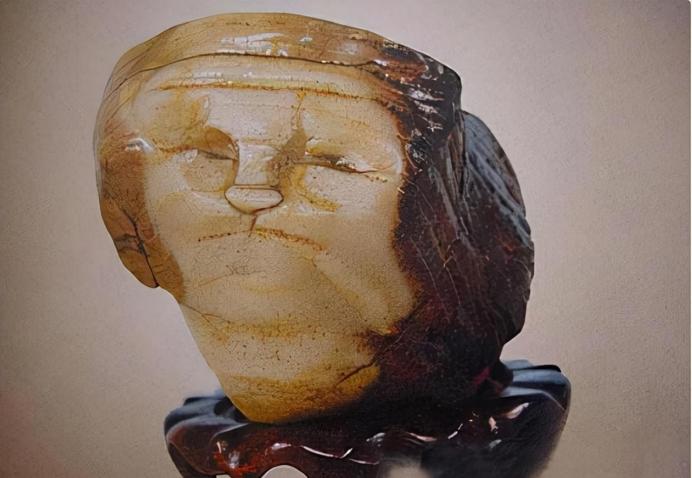 1997年，宁夏一小伙花150元买了块石头，被家人破口大骂，谁料4年后专家鉴定：