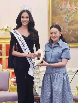 真是美美与共，各美其美！泰国新任美女总理佩通坦接见了泰国的2024年环球小姐季军
