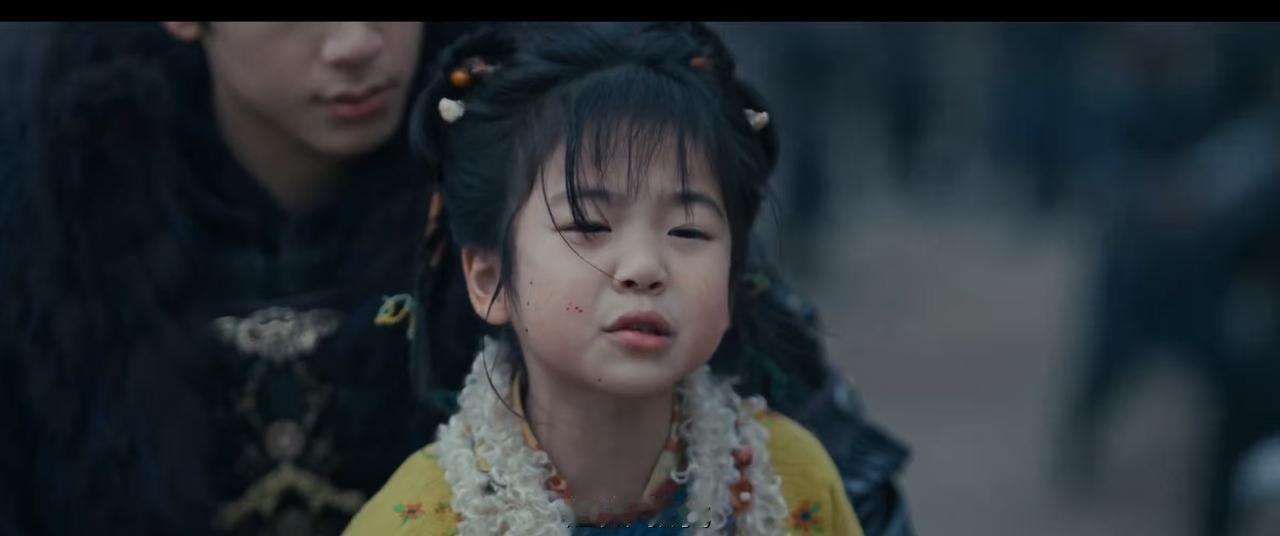 漫天黄沙中，屠户出身的樊长玉，手里那把杀猪刀滴着血。
不是宰牲口，是刚从三个精锐