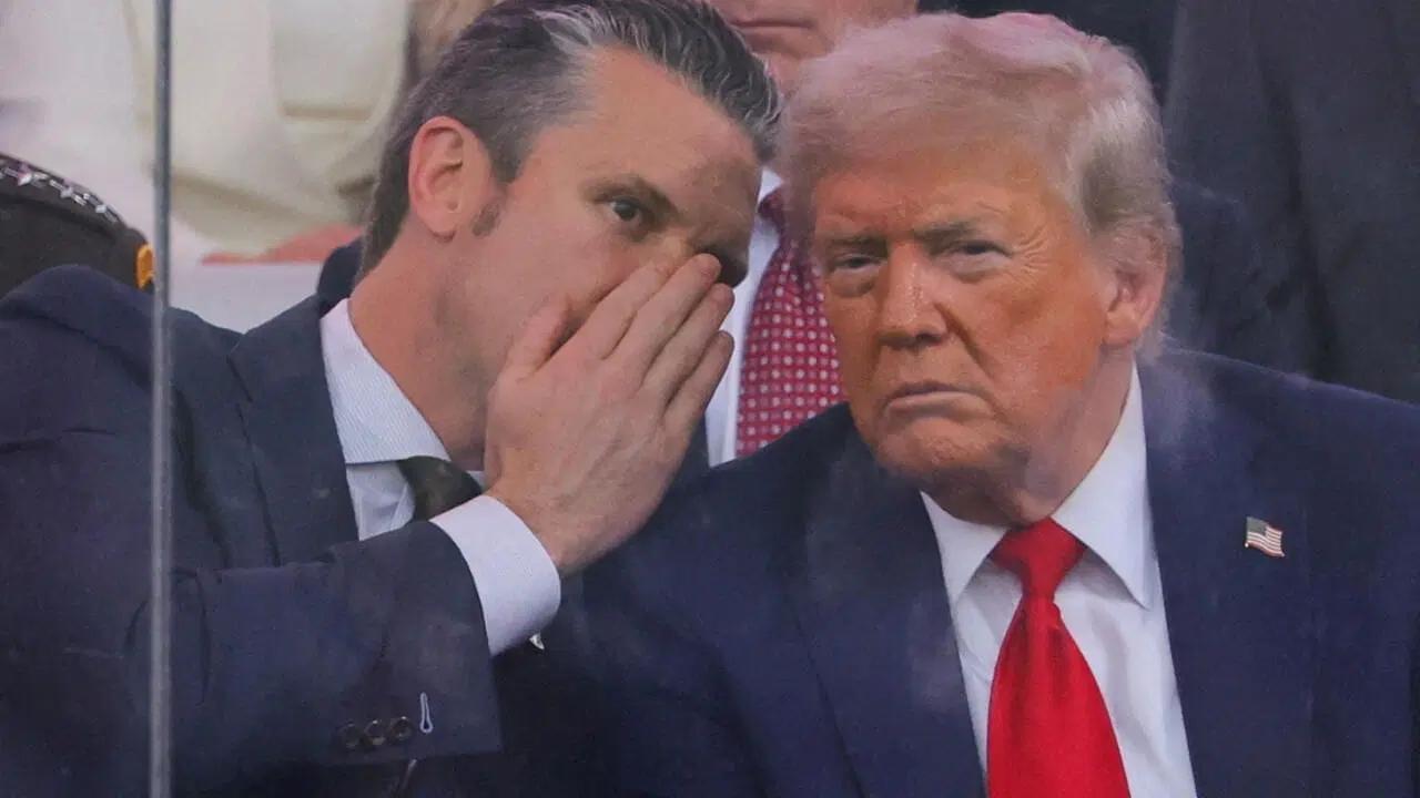 风向又转了!不排除特朗普在搞“加勒比海障眼法”。
五角大楼加紧制订干预古巴计划的