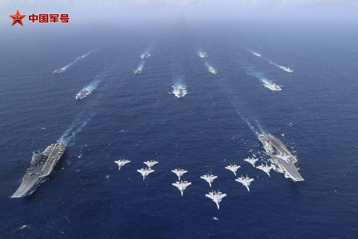 南部战区披露的信息显示，中国人民解放军近日在黄岩岛周边海域开展演训，菲律宾的挑衅