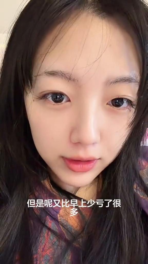让我说什么好呢？今天真的是一塌糊涂，但是又比早上少亏了很多，我早上甚至一度亏了五