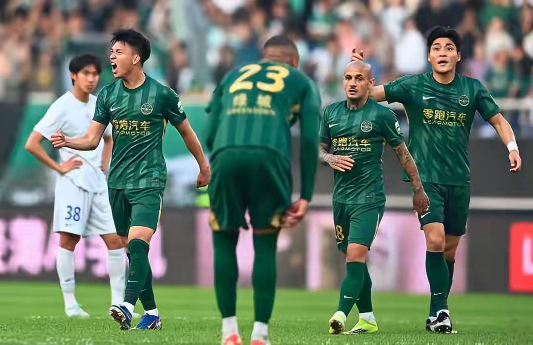 3场3球登顶射手榜！王钰栋赛场大爆发，赛后采访一句话引爆争议⚽一、赛场高光：浙江