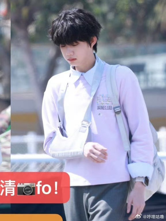 陈奕恒手受伤了？？？ 