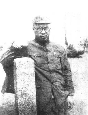 罗荣桓在鲁西。1939年3月3日，一一五师政委罗荣桓与代师长陈光指挥部队在郓城西
