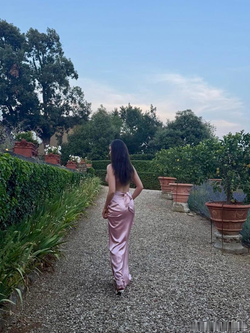 短暂的聚会后夏训开始了 ☀️ 伤后第一次穿上雪板 ❤️‍🩹  ​​​