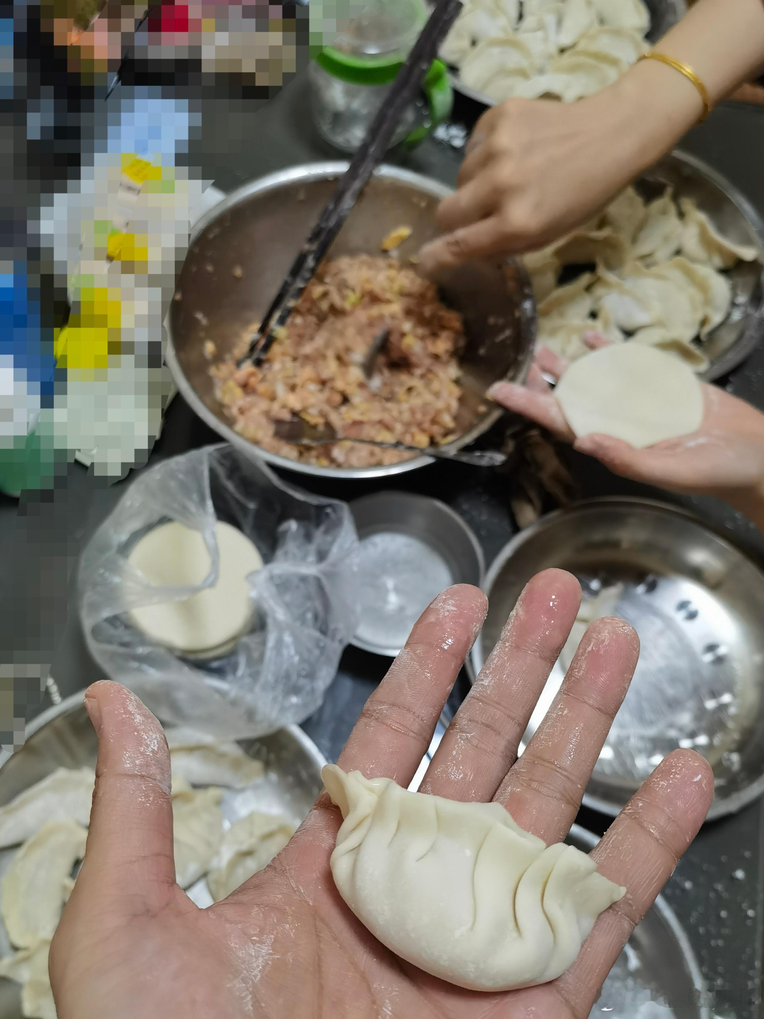 终于可以吃顿饺子了！！看球金州勇士