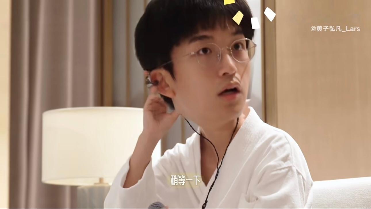 每次看到这种大头特效都感觉狗好萌呀～ 