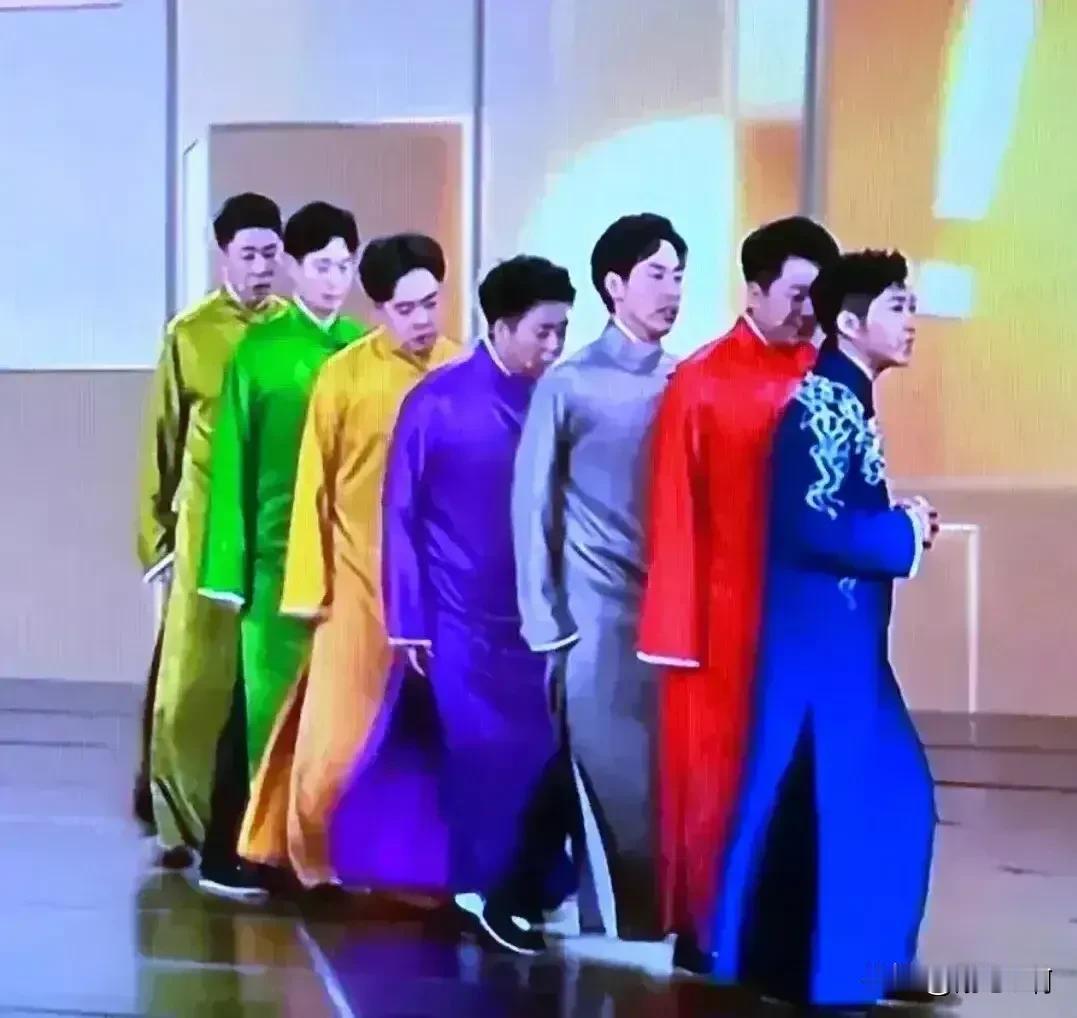 我觉得这幅对联挺适合某一个节目的:
上联：说你行你就行不行也行
下联：说不行就不