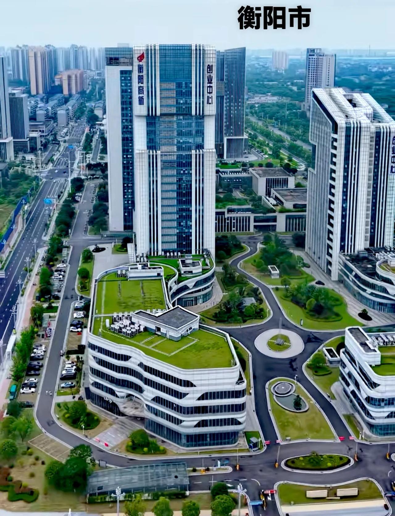 衡阳市陆家新区，搞了这么多年，环境搞得还是相当不错。就是有点搞不明白，陆家新区的