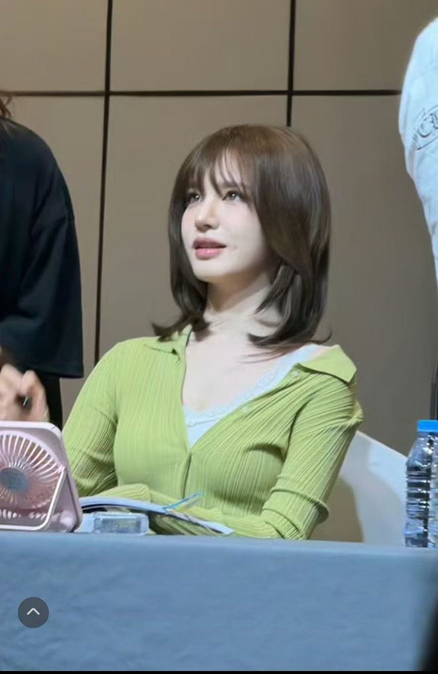 卧槽啊ayz是这只朱莉的心魔吧衣服穿搭也不能独立行走了 