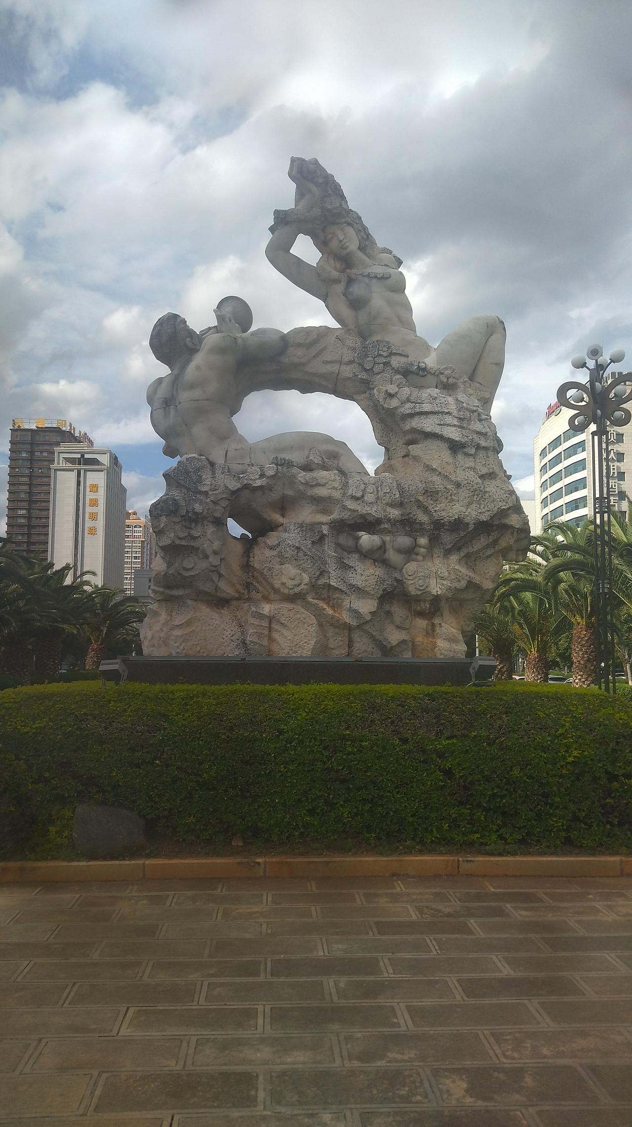 腊月八，跳神马是什么意思？健康活动开始了。
这“腊月八，跳神马”实则是当地一项别