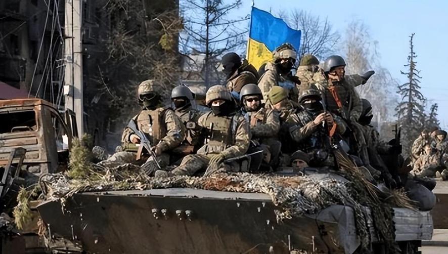 乌克兰这次怕是真的快打没人了。
 
顿涅茨克的焦土上，硝烟还未完全散去，俄军士兵