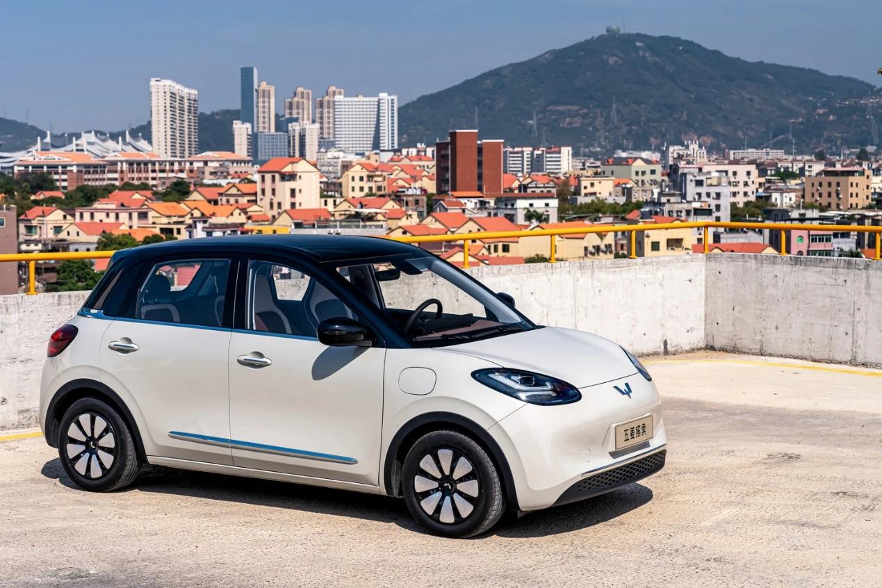 既生瑜何生亮！五菱缤果月销2万台已经很牛了，但还是被比亚迪海鸥压着打，缤果为何干