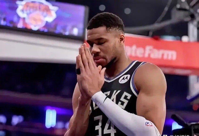随着NBA新赛季赛程过半，NBA东部真正的超级巨星只有这三个人！1、字母哥，他今