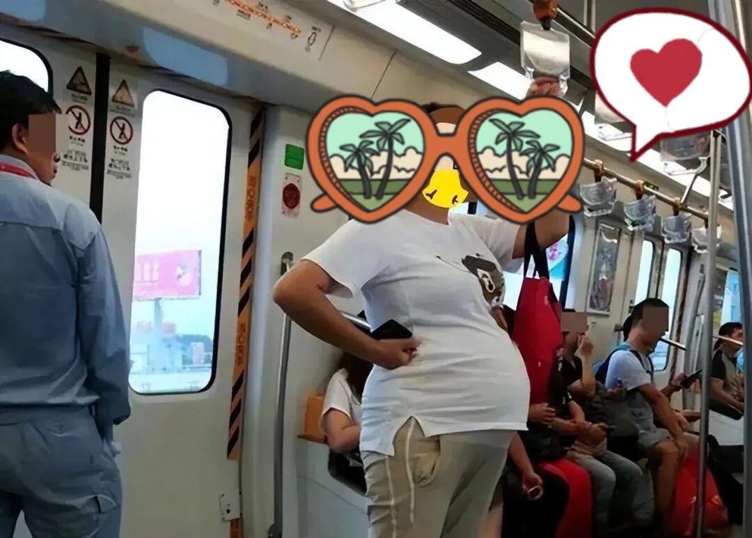 昨天上海9号线地铁上，一个孕妇站着五站无人让座，她突然蹲下众人以为要生了，谁知一