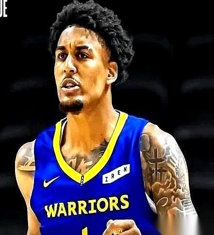 24岁，在NBA这行，基本等于被判了“死缓”。
一帮西装革履的球探，拿着你的体测