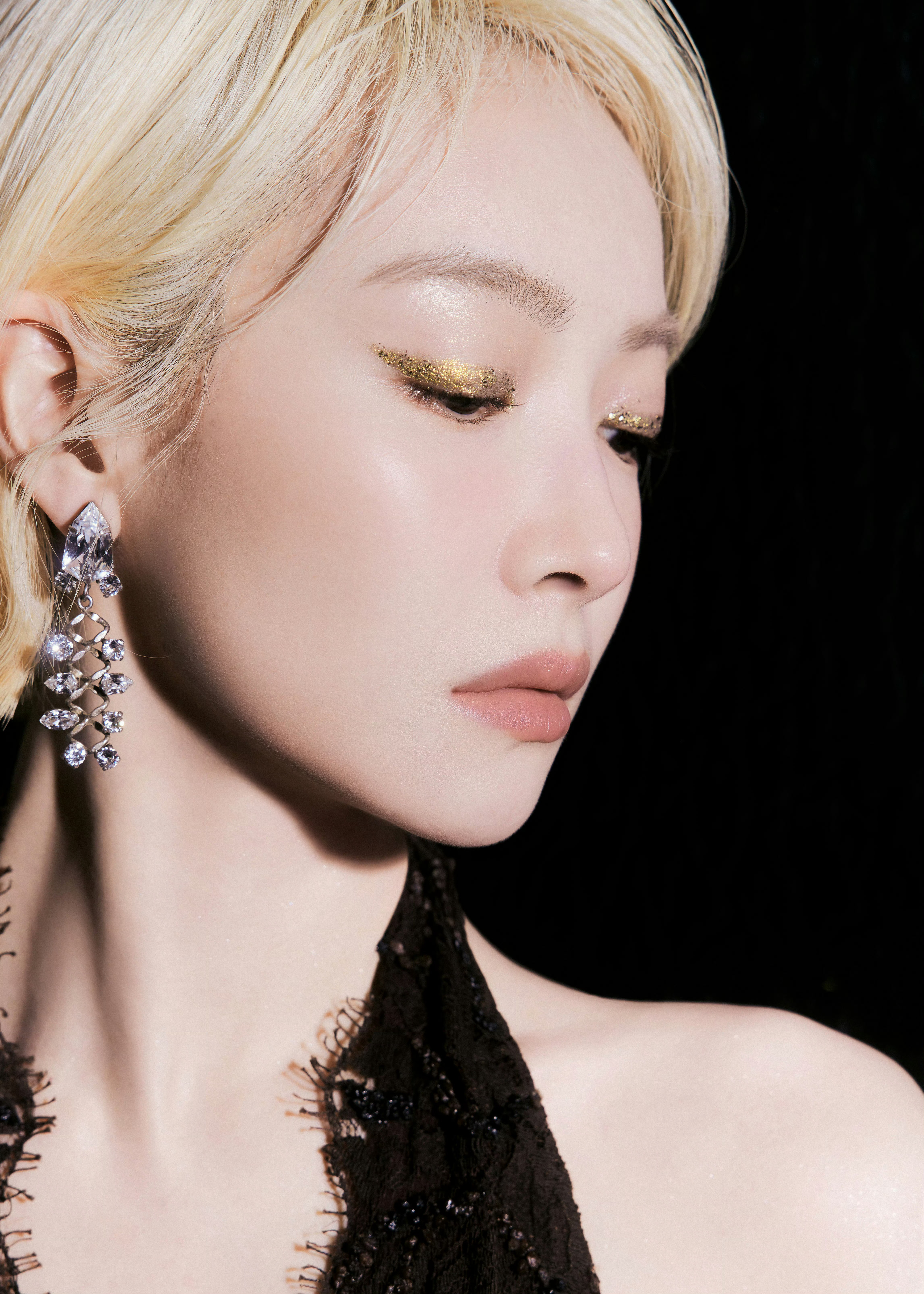 宋茜 × QQ音乐超级巅峰之夜 红毯造型大片 宋茜金发大露背宋茜好美的腿