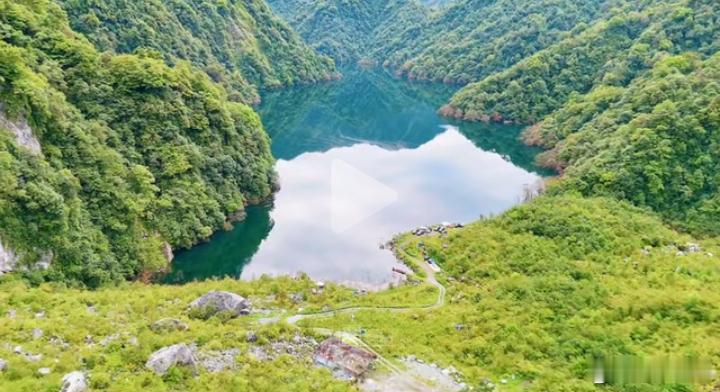 【地质灾害后景观！】2008年汶川特大地震，四川绵阳市安州区高川乡泉水村境内黄洞