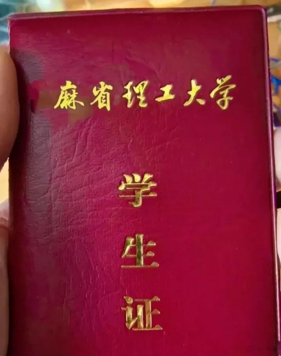 毕业了，不容易啊，英语太难了[泪][泪] ​​​