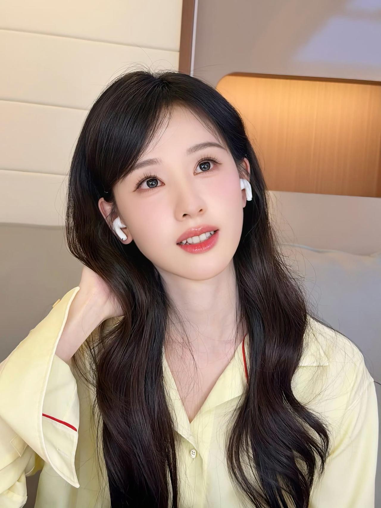 陈都灵