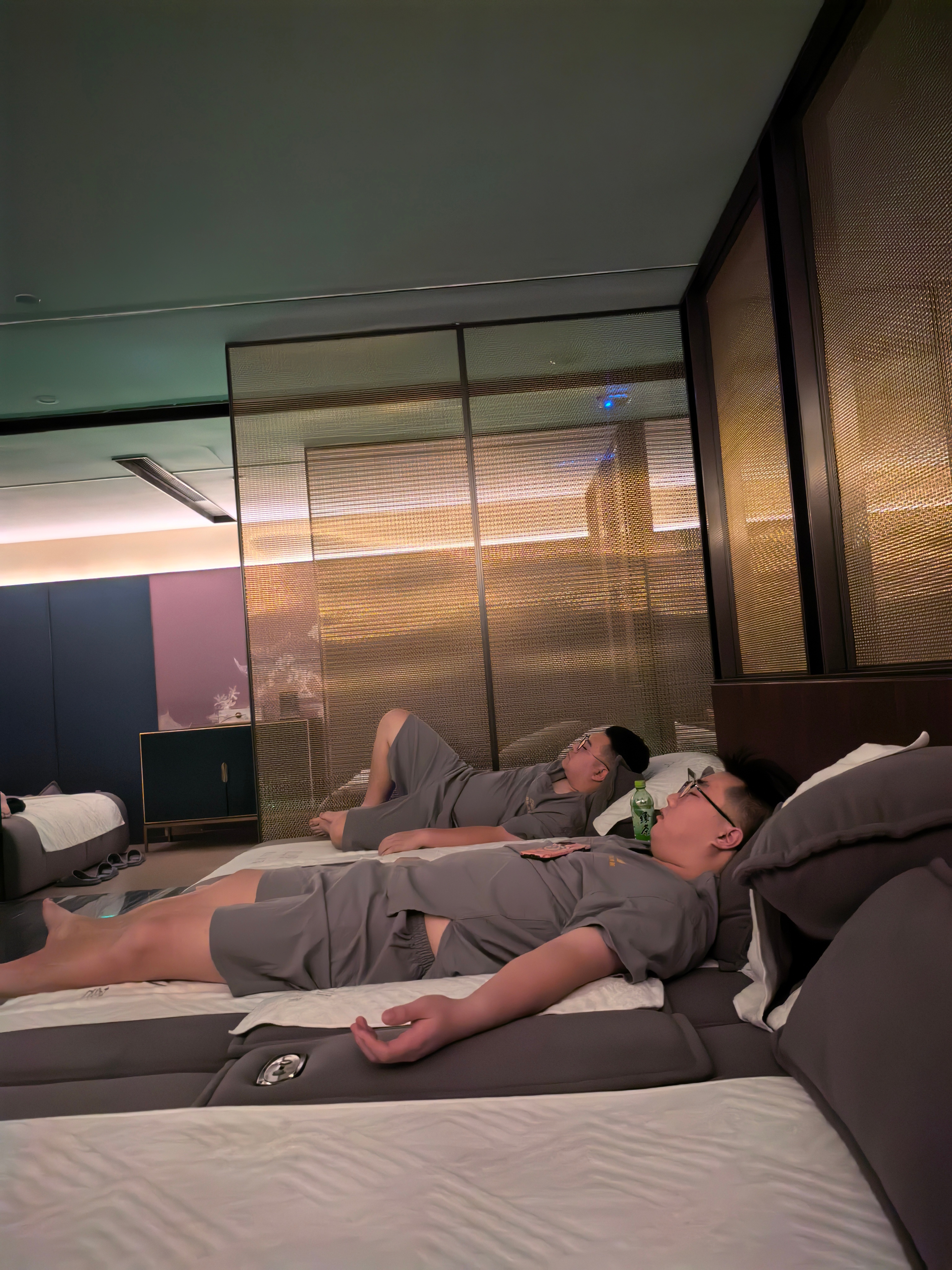 凌晨 5 点下船带我这两兄弟洗澡休息下劳逸结合，工作才有效率 烟台·雅致·水荟(