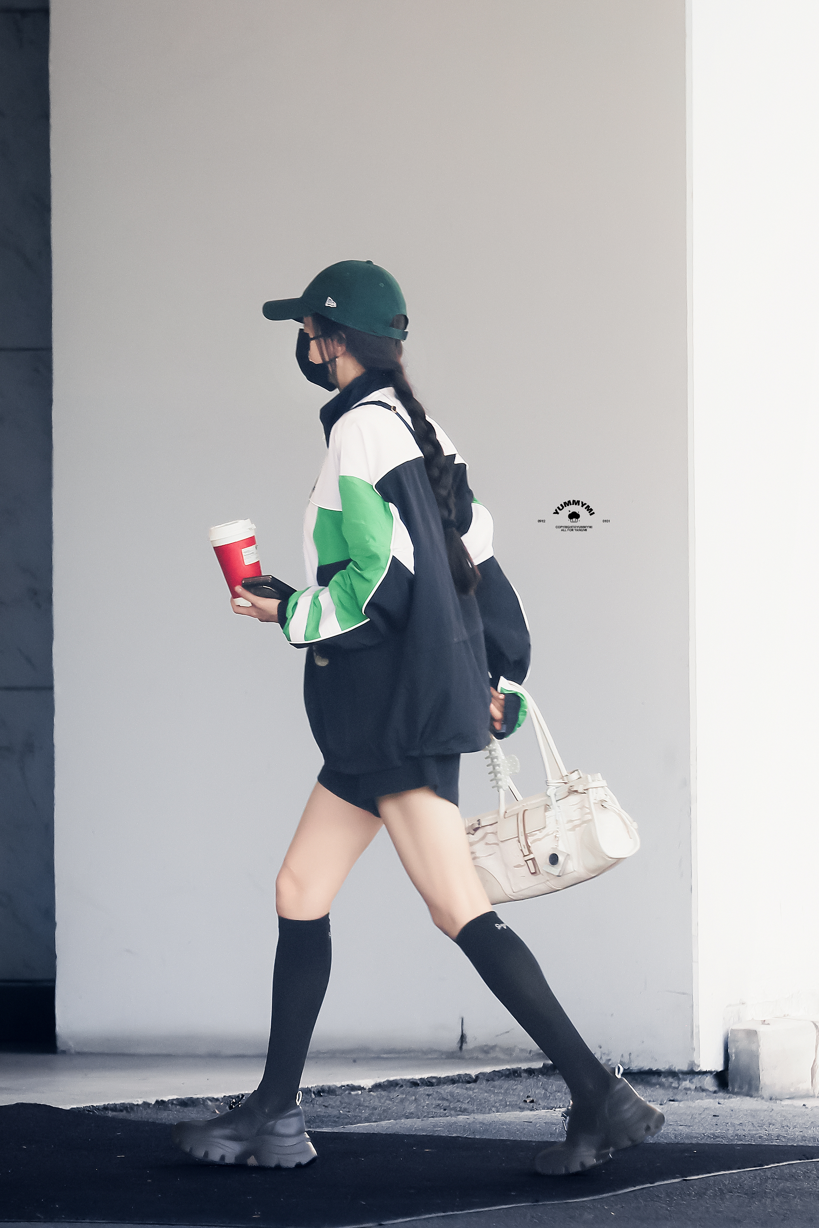 杨幂  杨幂私服 260819 上海出发✈️库迪 and 🐝💚