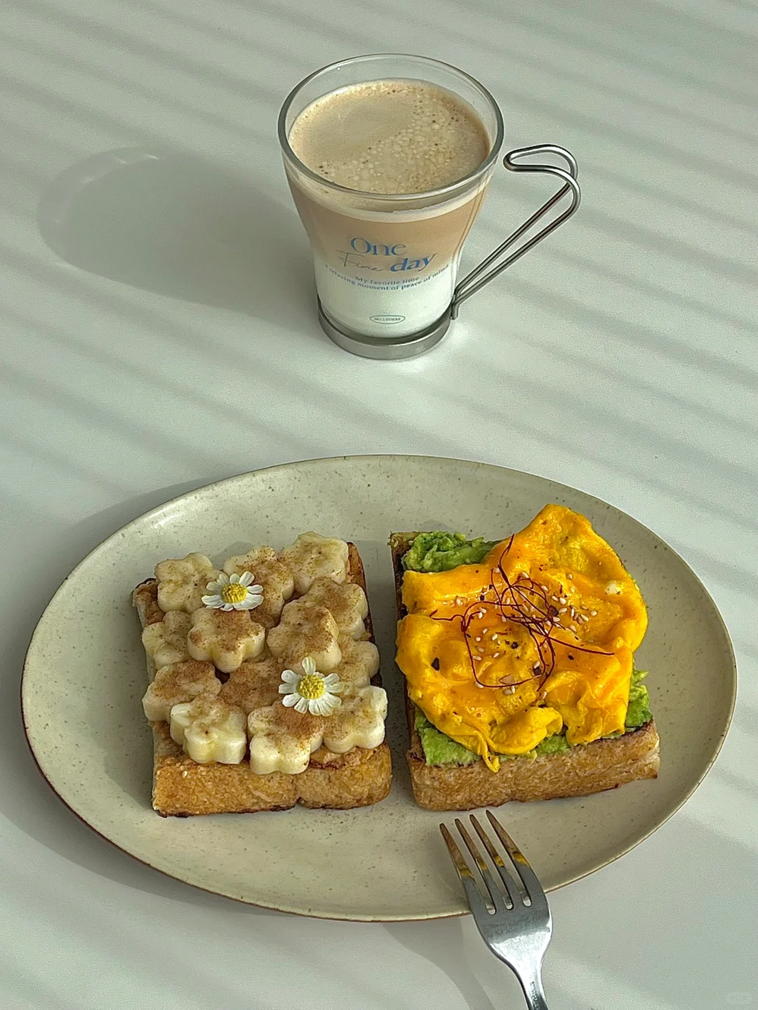 ☀️工作日早餐｜香蕉花生酱&牛油果滑蛋双拼😋