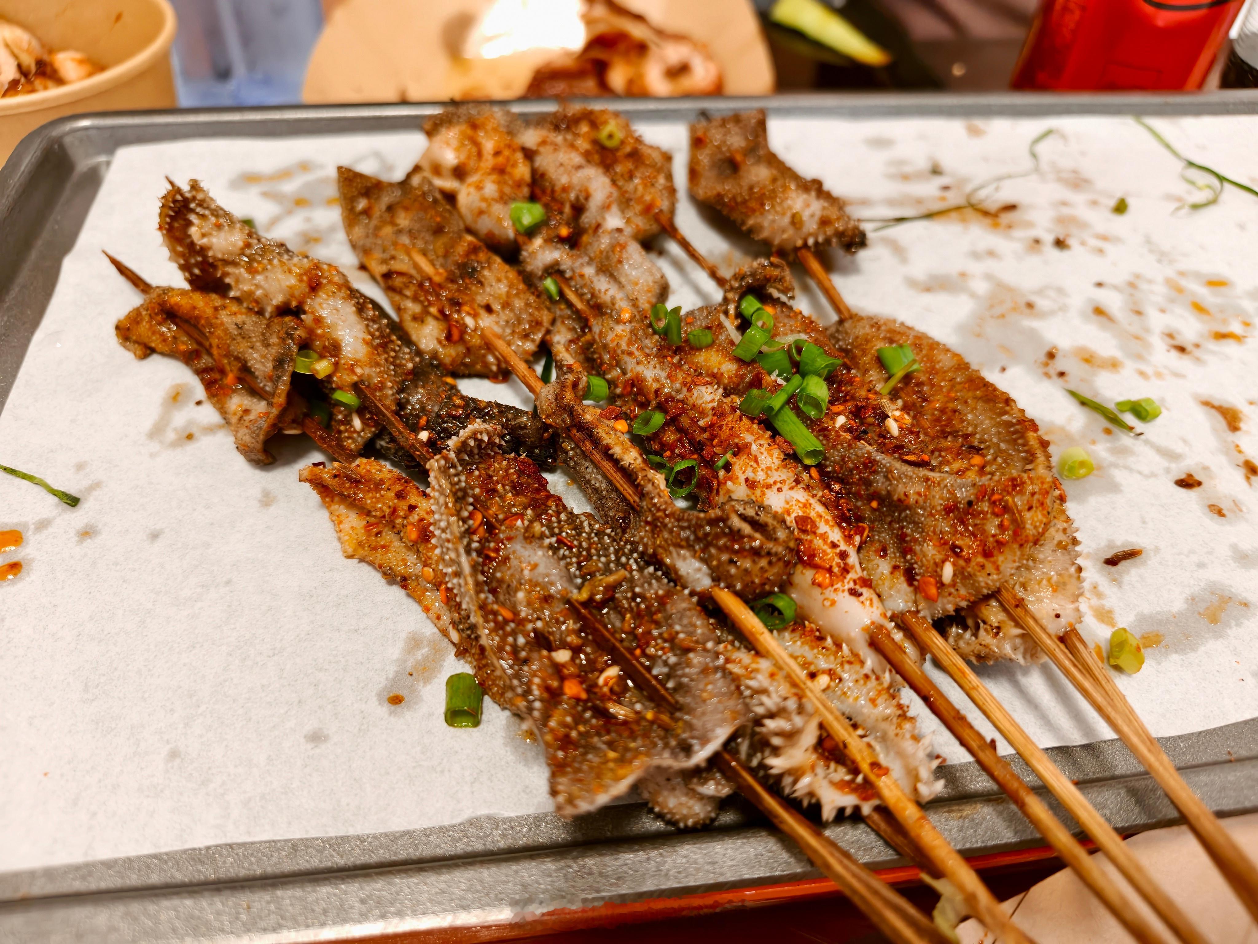 早啊朋友们，刚睡醒，突然想起来昨晚吃了杰灵家的大运烧鸡还没发，好吃是真的，吃撑也