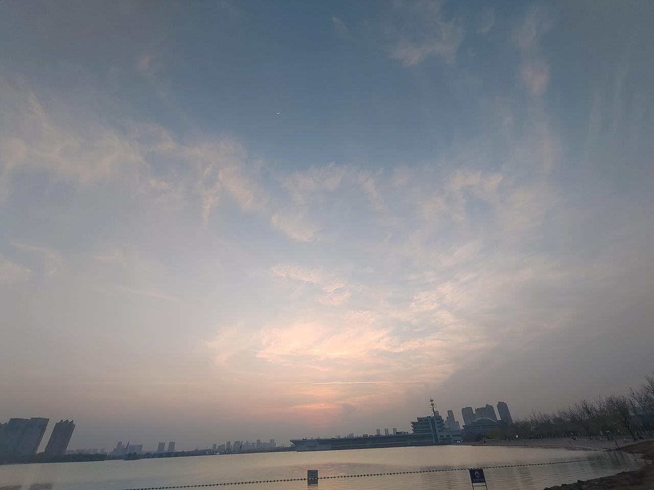 分享一张相册里随手拍的天空山东滨州中海的晚霞