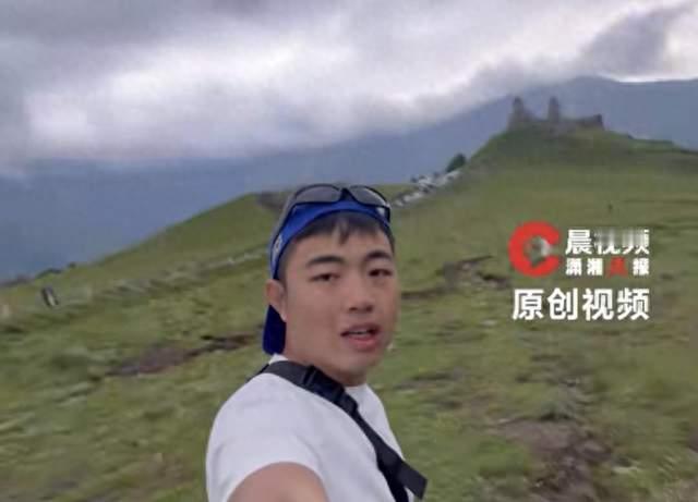 4次考公失败后，他花2.2万穷游6国