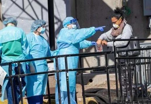 美国新冠疫情的爆发是从2020年3月开始的。
在此之前，虽然已经出现了死亡病例，