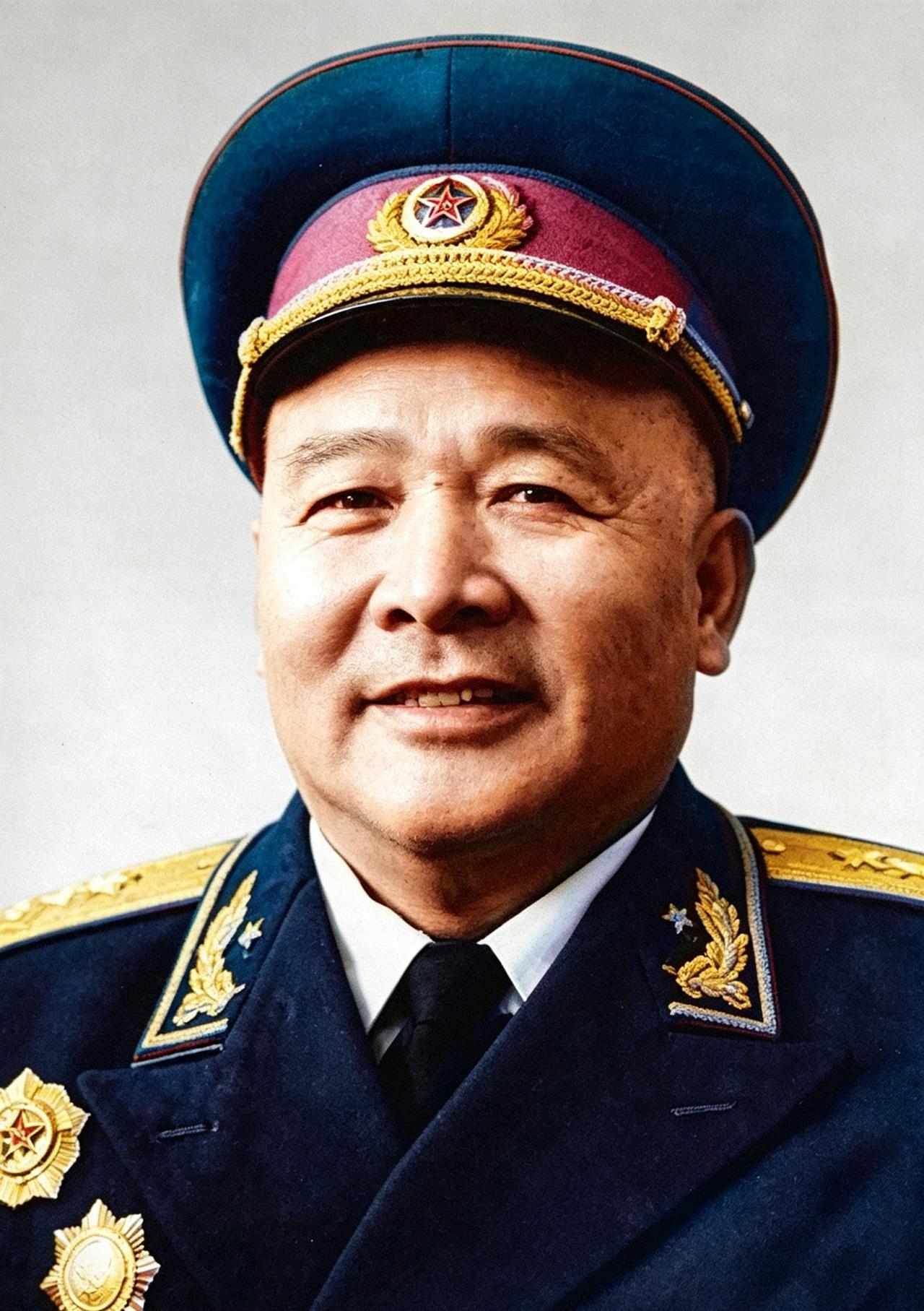 1955年授衔，卧床养病十五年，缺席整个解放战争的徐海东，却排在十大大将第二位。