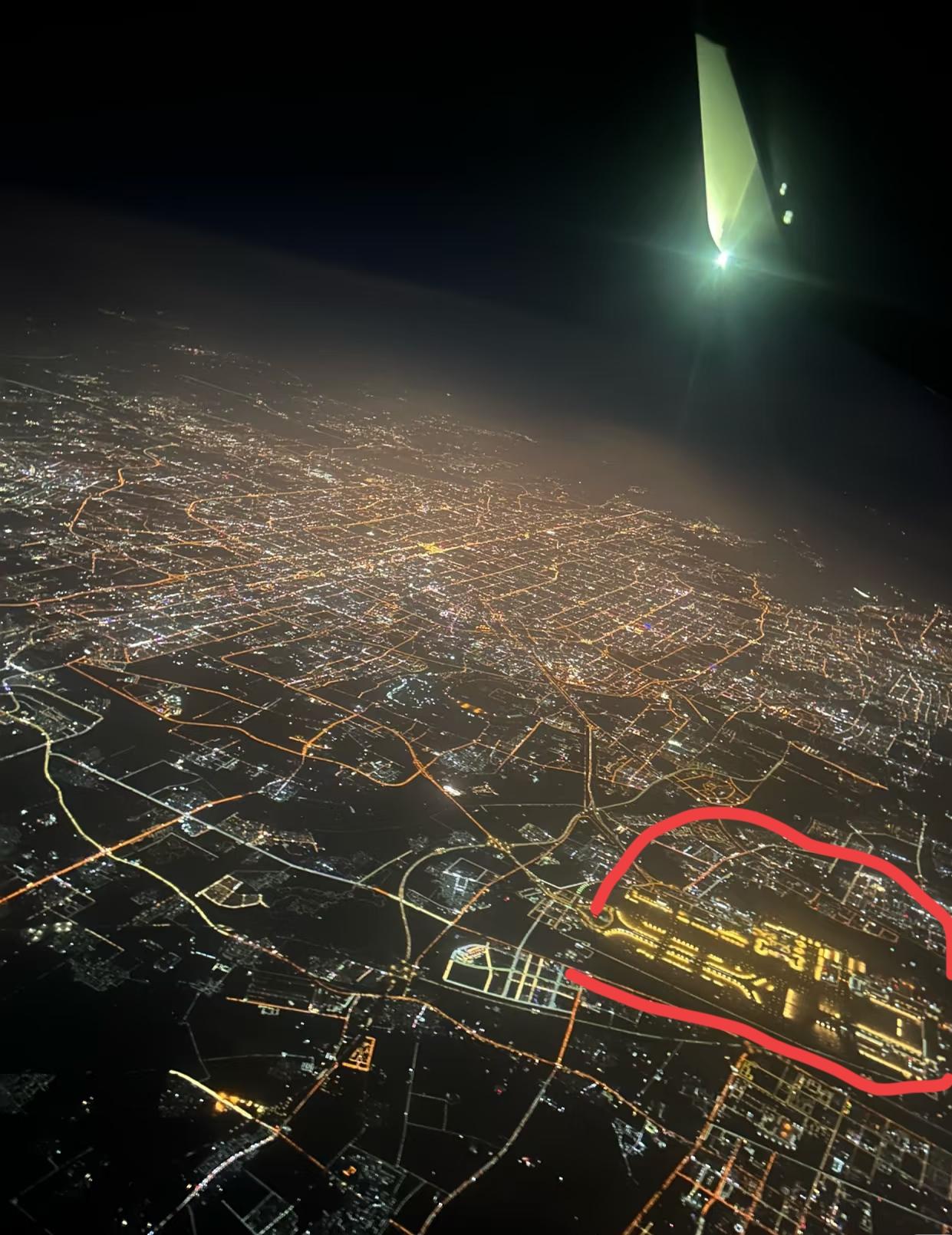 图片上那个大蟑螂 可以推断图片上是广州的吗？