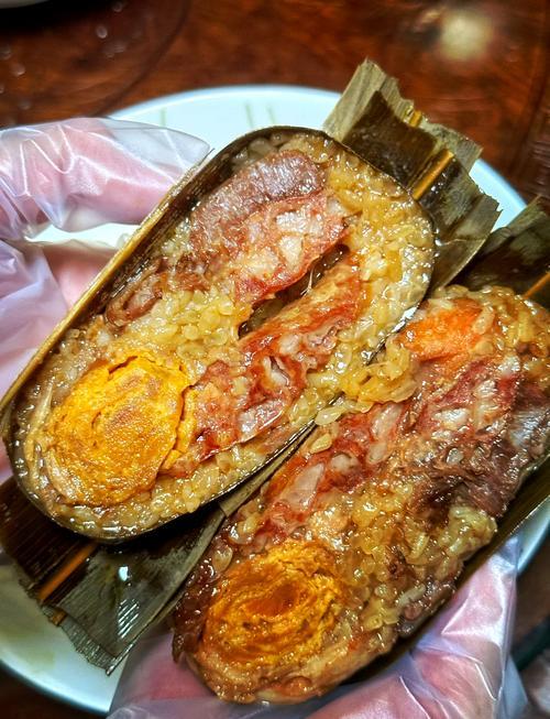 端午咸口粽子｜广西硬核肉粽攻略！
 横州/武鸣枕头大粽｜广西粽王
名副其实的“巨