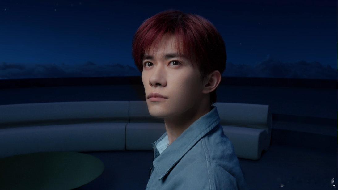 和千玺开启天猫旗舰新体验 看易烊千玺玩转旗舰新体验，每一个环节都透着巧思！科技感