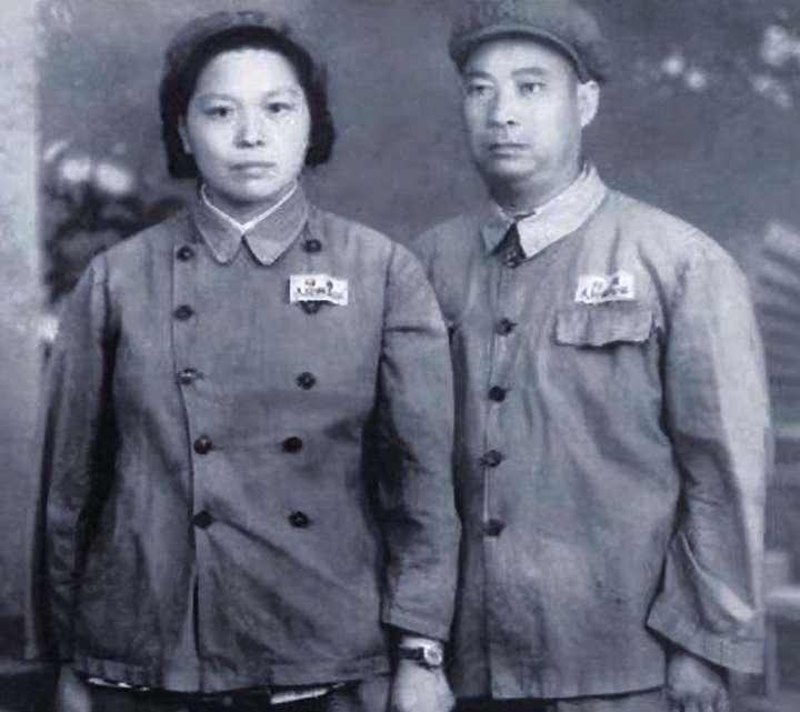 开国中将王尚荣的革命姻缘：曾被女兵直言拒绝，志同道合终成伴侣
 
开国中将看上一