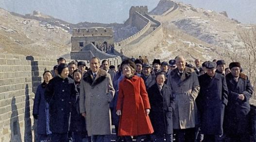1972尼克松访华突逢连夜大雪，周总理下死命令，八十公里山路一夜扫净，美方看完直